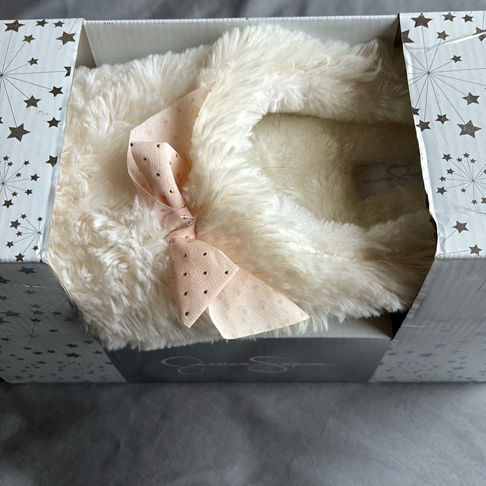 Women’s slippers
